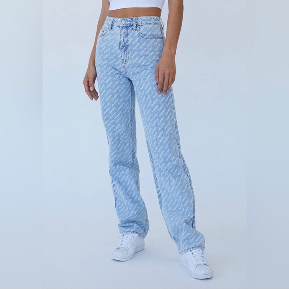 Pacsun playboy 90s boyfriend jeans💙